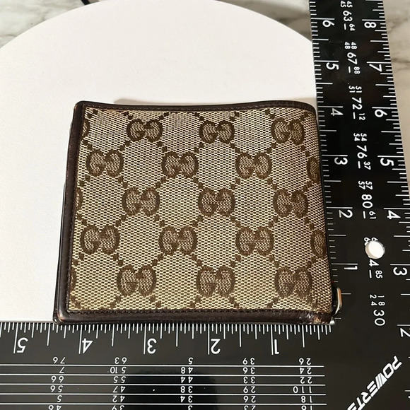 GUCCI MENS BIFOLD WALLET IN GOOD USED CONDITION. - Picture 10 of 10
